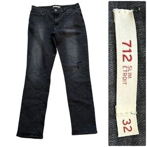 Levi's 712 Slim Women's Slightly Distressed High Rise Straight Leg Jeans 32Wx32L